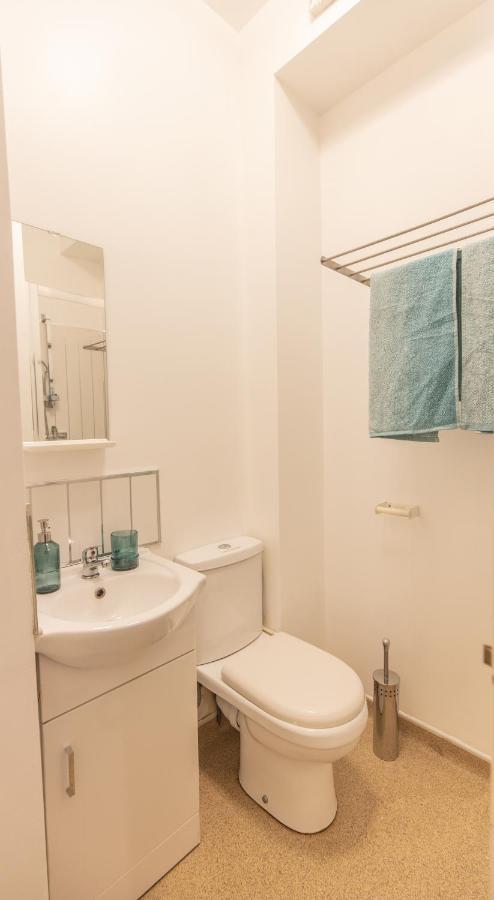 Cosy Modern Apartment, Grand Victorian Building, 5 Mins To Coventry City Centre Kültér fotó