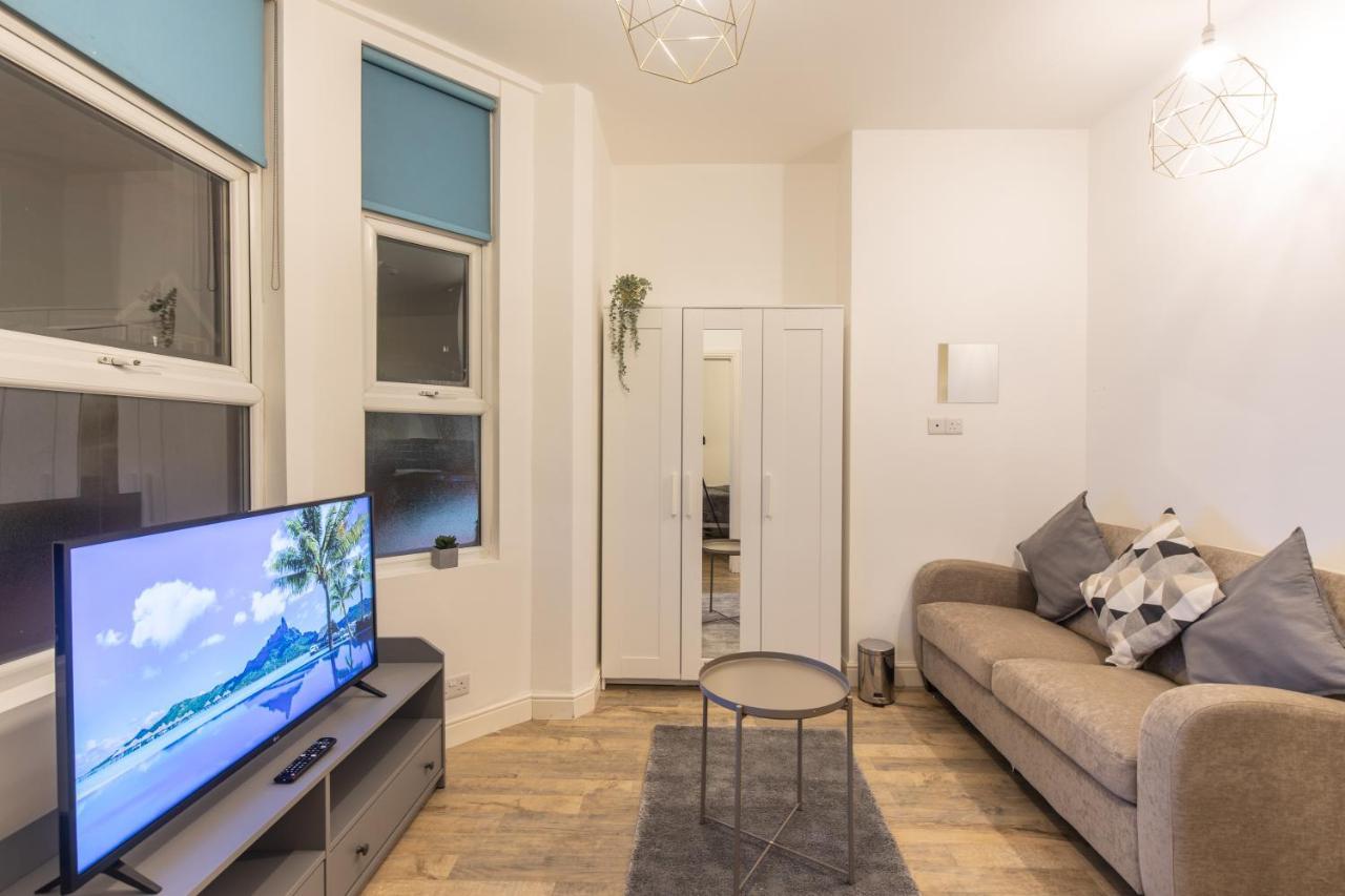 Cosy Modern Apartment, Grand Victorian Building, 5 Mins To Coventry City Centre Szoba fotó